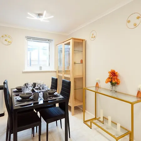 The Oasis Leeds Near City Centre Apartment *