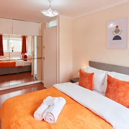 The Oasis Near Centre Апартаменти