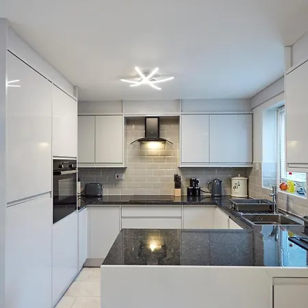 The Oasis Near Centre * Leeds (West Yorkshire)